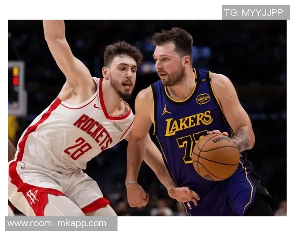 怀特闪耀全场29分钟内高效砍下30分7板9助助球队获胜 怀特闪耀全场29分钟内高效砍下30分7板9助助球队获胜